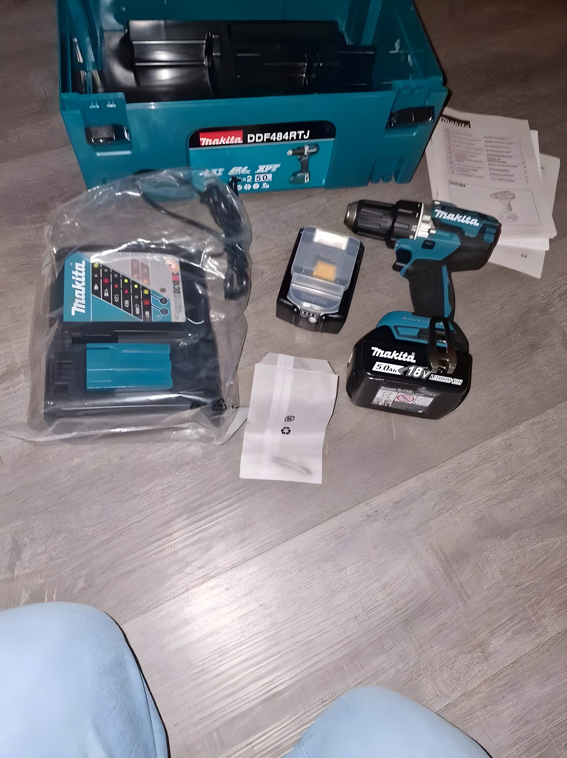 Accu gereedschap op werkbank